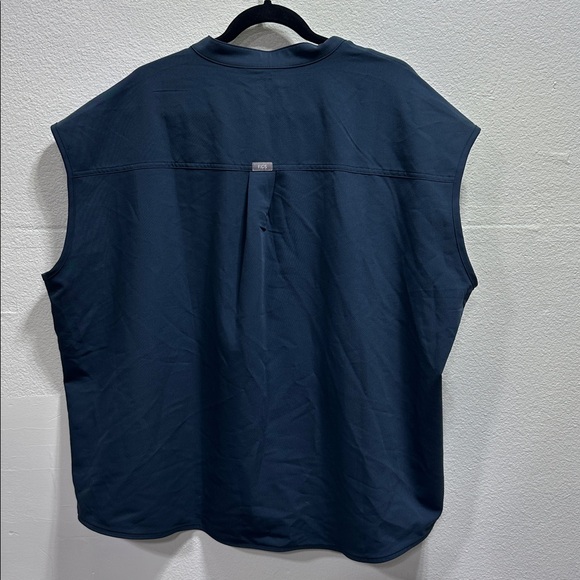 NWT FIGS Women's Dark Harbor Rafaela Oversized Scrub Top - Picture 4 of 8